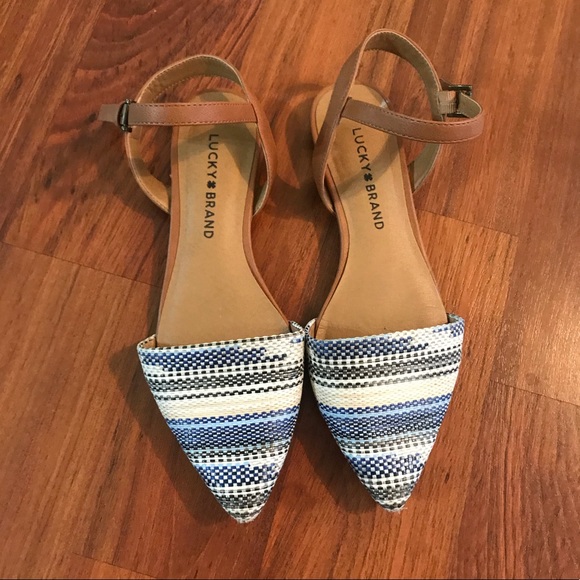 pointed sandals flats